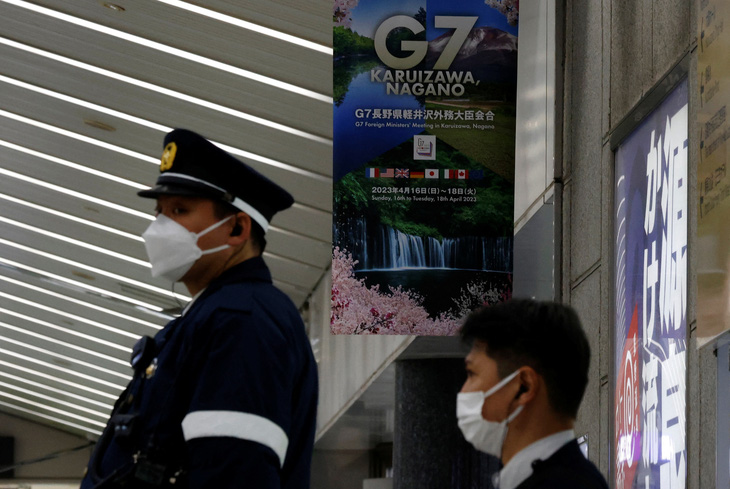 Nhật tăng cường an ninh cho hội nghị G7 sau vụ ném bom khói Thủ tướng Kishida - Ảnh 1.