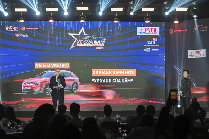 Xe của năm 2023 tại Việt Nam nhiều bất ngờ: S-Class ẵm giải cao nhất, Veloz vượt cả Xpander - Ảnh 2.