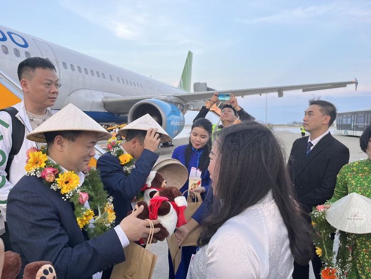 153 du khách Trung Quốc đến Nha Trang sau dịch - Ảnh 1.