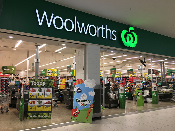 Australia: Chuỗi siêu thị Woolworths ngừng sử dụng túi nhựa - Ảnh 1.