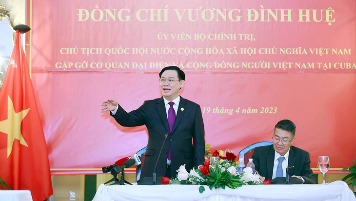 Chủ tịch Quốc hội Vương Đình Huệ phát biểu tại cuộc gặp - Ảnh: TTXVN