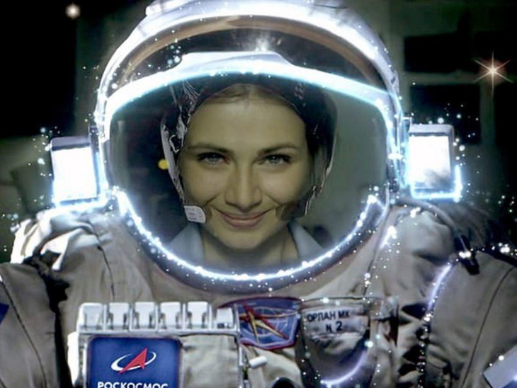 Nga công chiếu bộ phim truyện đầu tiên trên thế giới được quay trên vũ trụ - Ảnh 5.