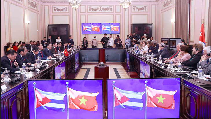 Hội đàm cấp cao Quốc hội Việt Nam - Cuba, Việt Nam tặng 5.000 tấn gạo, máy tính bảng - Ảnh 3.