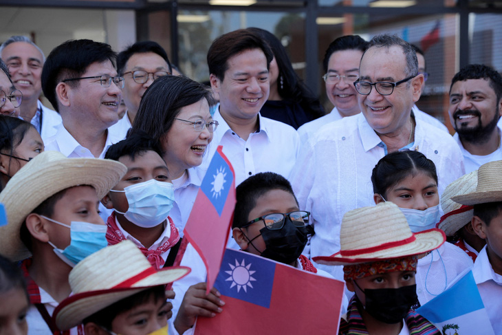 Tổng thống Guatemala sẽ thăm Đài Loan, căng thẳng ngoại giao Hàn - Trung gia tăng - Ảnh 1.