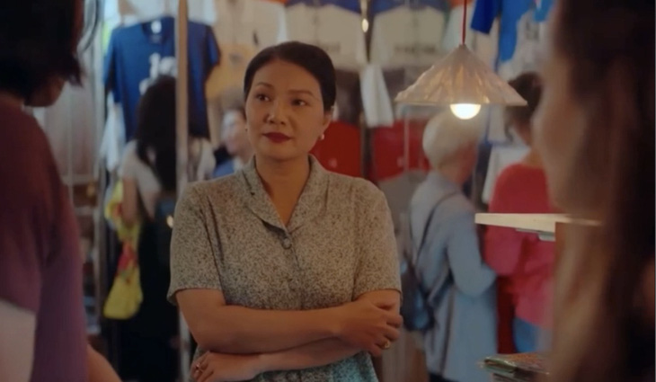 Hài hước cảnh đi chợ Việt trả giá trong phim Hollywood - Ảnh 4.