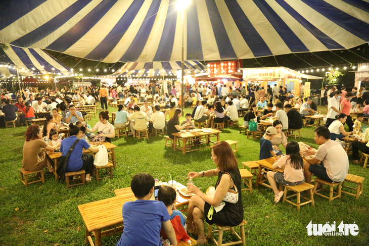 Hơn 40.000 lượt khách đến Lễ hội Văn hóa ẩm thực, món ngon - Ảnh 2.