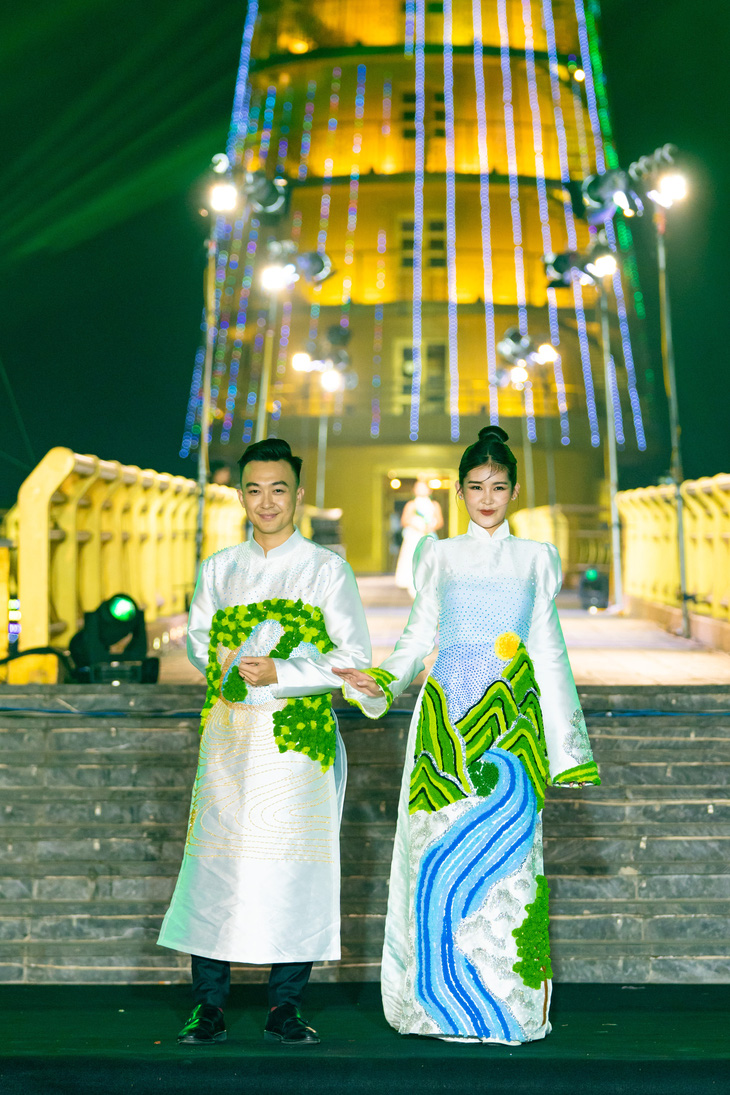 Xác lập kỷ lục Guinness áo dài dài nhất Việt Nam - Ảnh 3.