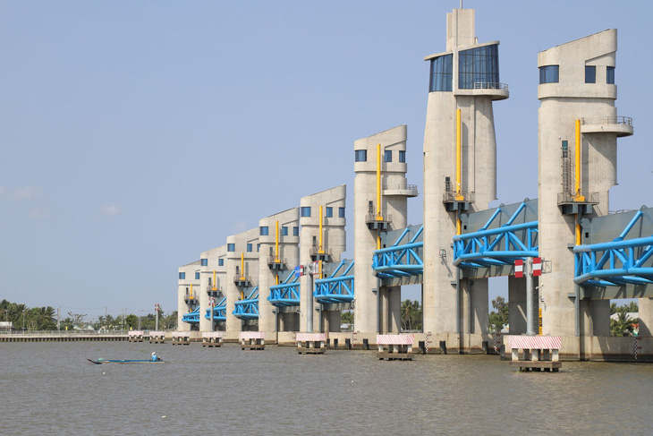 Xâm nhập mặn ở Đồng bằng sông Cửu Long khả năng đến sớm và gay gắt hơn trong mùa khô 2023-2024 - Ảnh: CHÍ QUỐC