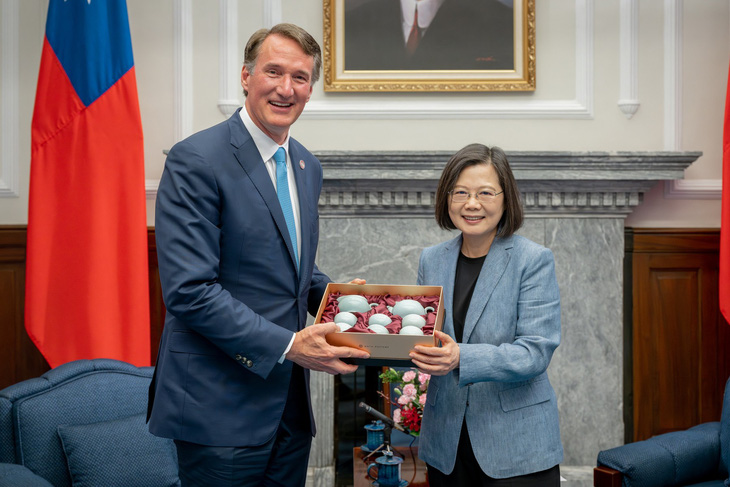 Thống đốc Virginia tới Đài Loan gặp bà Thái Anh Văn - Ảnh 1.