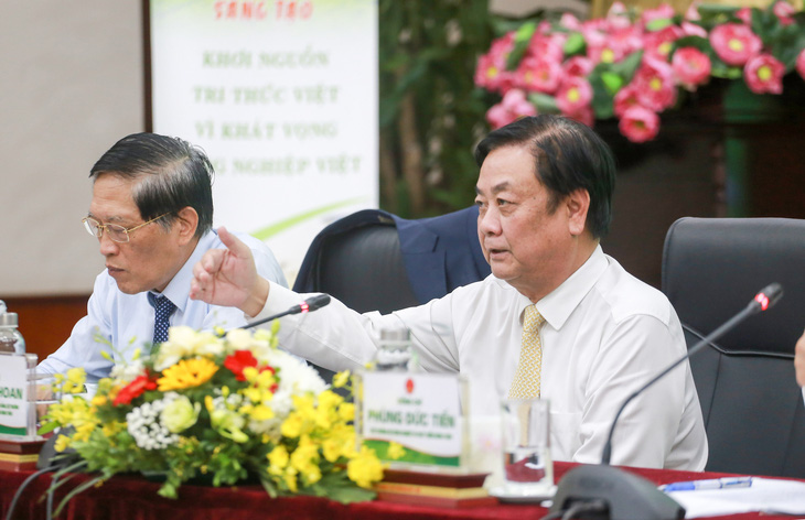 Bộ trưởng Lê Minh Hoan: Giá trị của nghiên cứu khoa học là ra đồng, vô rừng, vào hộ chăn nuôi... - Ảnh 1.