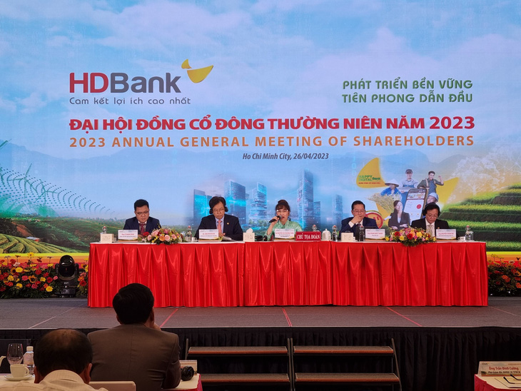Ngân hàng và công ty chứng khoán nào sẽ về chung nhà với HDBank? - Ảnh 1.