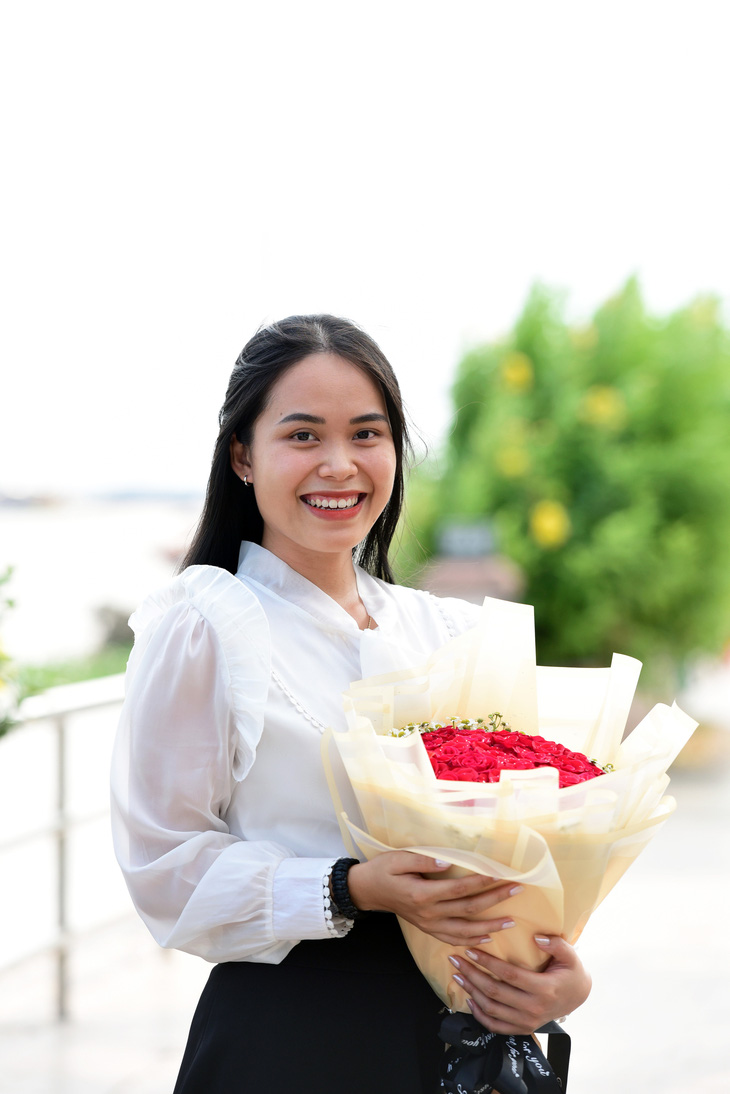 Lưu Tuyết Trân là trái ngọt mà hai vợ chồng có được sau 11 năm không đậu thai của chị Trần Thị Bạch Tuyết và người chồng quá cố Lưu Tấn Trực ở tỉnh Tiền Giang - Ảnh: DUYÊN PHAN