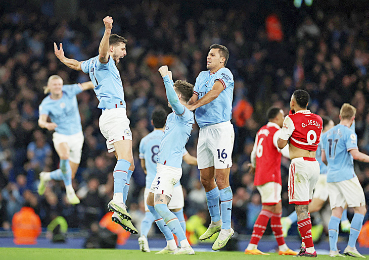 Man City xem như đã chạm tay vào chức vô địch sau chiến thắng trước Arsenal - Ảnh: REUTERS