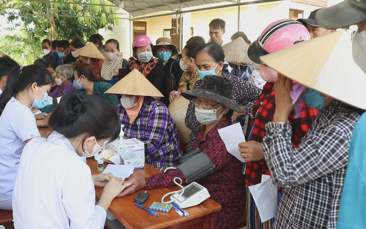Hơn 1.200 người dân ở Bạc Liêu, Cà Mau được khám bệnh miễn phí