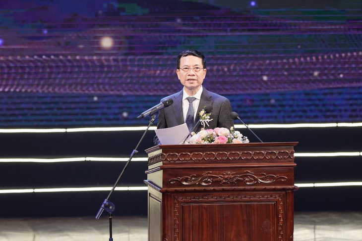 Bộ trưởng Bộ Thông tin và Truyền thông Nguyễn Mạnh Hùng phát biểu tại buổi lễ
