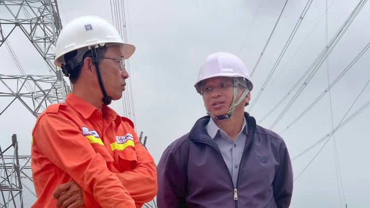 Công ty Truyền tải điện 3 di dời xong các điểm giao chéo đường dây 500kV với cao tốc Bắc - Nam trên địa bàn Bình Thuận - Ảnh 3.