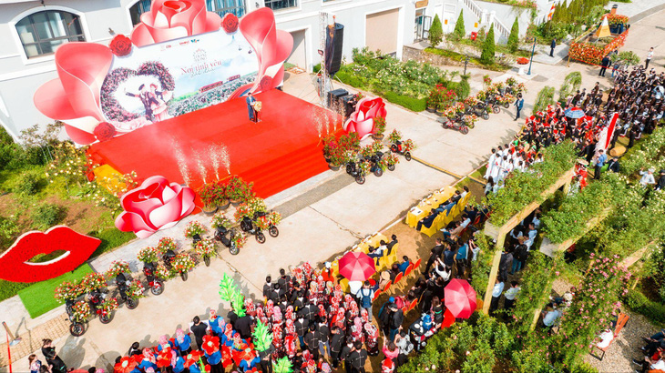 Toàn cảnh khai mạc lễ hội hoa hồng tại khu du lịch Sun World Fansipan Legend