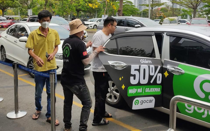 Gojek sẵn sàng làn xe GoCar đón lượng hành khách tăng cao dịp lễ tại sân bay Tân Sơn Nhất