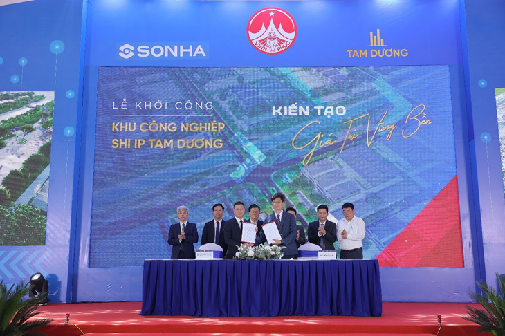 Tập đoàn Sơn Hà ký kết hợp tác với các đối tác trong việc xây dựng hạ tầng khu công nghiệp - Ảnh: S.H.