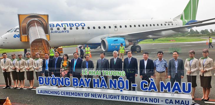 Khai trương đường bay thương mại đầu tiên từ Hà Nội đến Cà Mau - Ảnh 1.