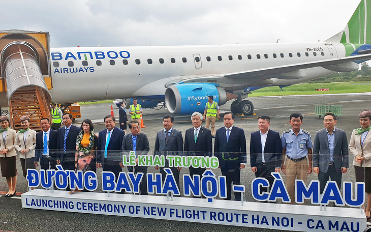 Khai trương đường bay thương mại đầu tiên từ Hà Nội đến Cà Mau