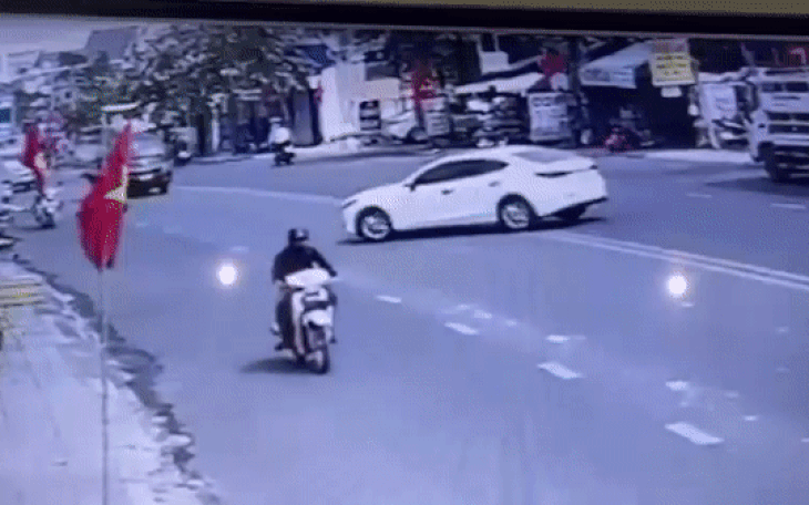 Tây Ninh: Xe Mazda hai lần sang đường lấn vạch liền, gây tai nạn liên hoàn trên phố