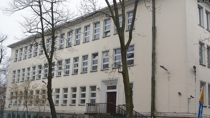 Nga nổi giận vì bị Ba Lan tịch thu trường học gần đại sứ quán - Ảnh 1.