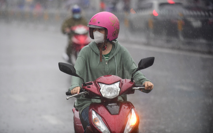 Thời tiết hôm nay 4-4: Nam Bộ tiếp tục mưa nhưng vẫn oi bức