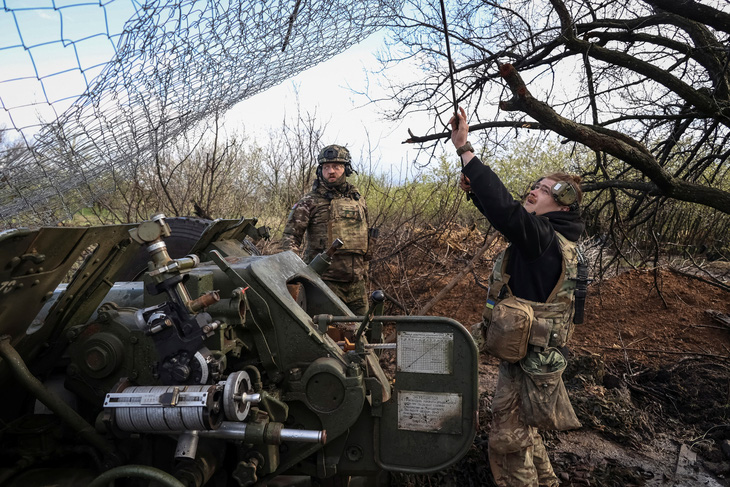 Ukraine khẳng định kiểm soát tuyến tiếp tế quan trọng vào Bakhmut - Ảnh 1.