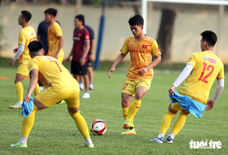 Văn Khang (giữa) được kỳ vọng sẽ tạo sự bùng nổ như ở Giải U20 châu Á 2023 - Ảnh: N.K