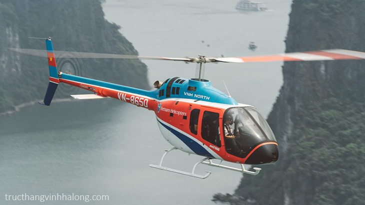 Rơi máy bay trực thăng chở khách ngắm vịnh Hạ Long, 5 người gặp nạn - Ảnh 1.