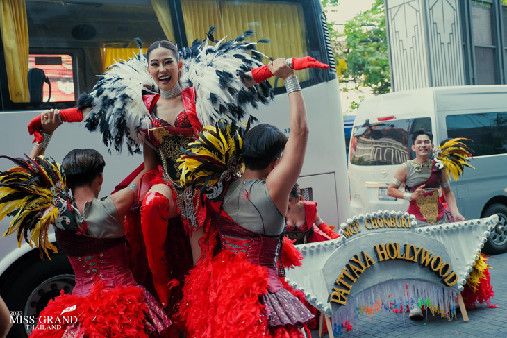 Dàn hậu Miss Grand Thailand tiếp tục hóa chiến thần làm lố - Ảnh 5.