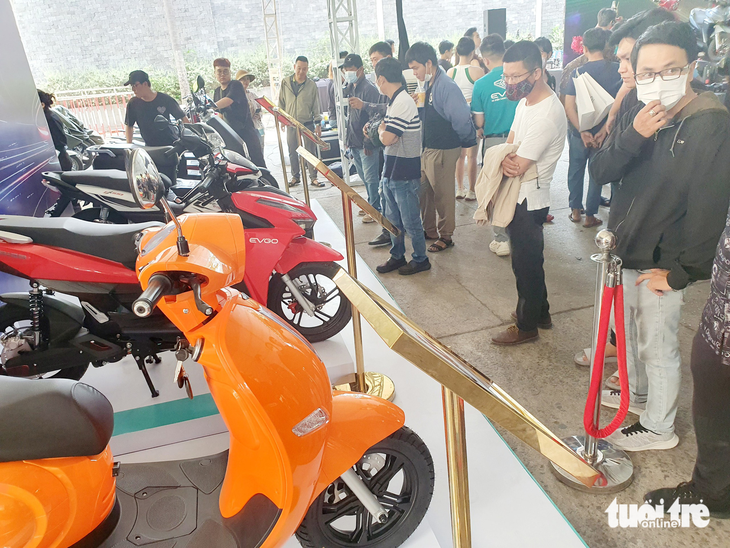 Độc đáo xe máy điện có hộp số đầu tiên tại Việt Nam - Ảnh 3.