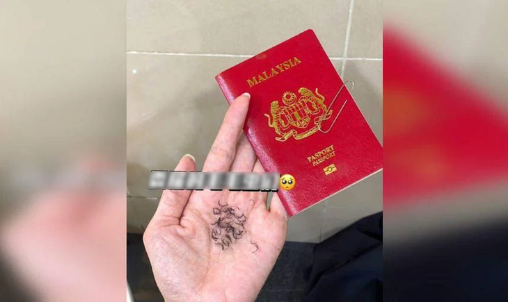 Phải tháo sạch lông mi giả khi chụp ảnh hộ chiếu ở Malaysia - Ảnh 1.