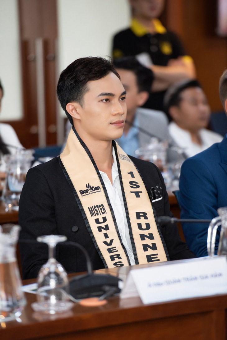 Bác sĩ 9X Hoàng Sơn trúng đại sứ nhờ thuyết trình ấn tượng từ Mister Universe Tourism - Ảnh 1.