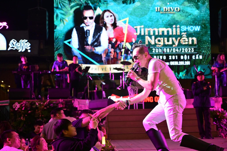 Đơn vị tổ chức xin lỗi Jimmii Nguyễn và khán giả sau đêm nhạc bị dừng khẩn cấp - Ảnh 1.