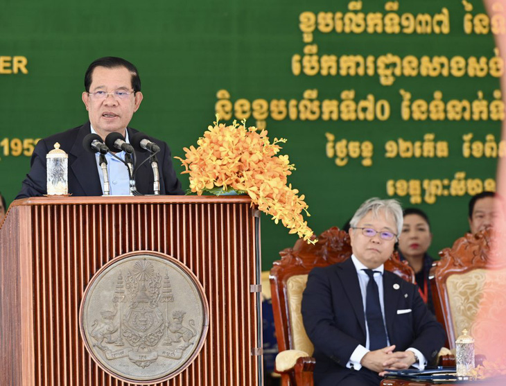 Xem tivi, không thấy trận có Việt Nam và Thái Lan đá, ông Hun Sen phản ứng mạnh - Ảnh 1.