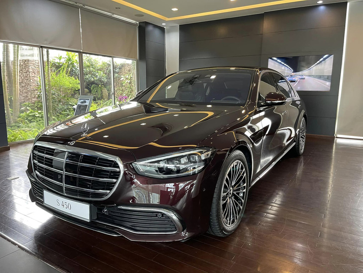 Tin tức giá xe: Mercedes-Benz S-Class giảm hơn 200 triệu đồng - Ảnh 1.