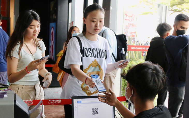 Người Campuchia đổ xô lấy vé xem trận bán kết nữ với Việt Nam
