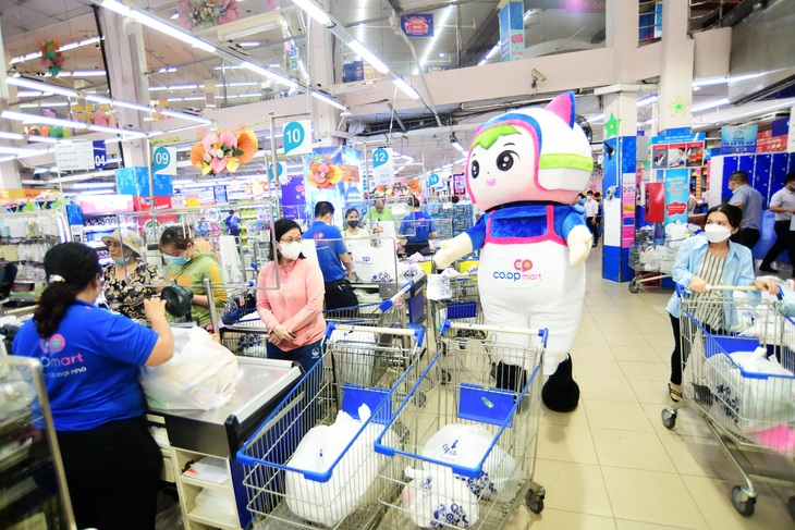 Co.opmart Cống Quỳnh đang tưng bừng chào đón sinh nhật với nhiều khuyến mãi hấp dẫn - Ảnh: QUANG ĐỊNH