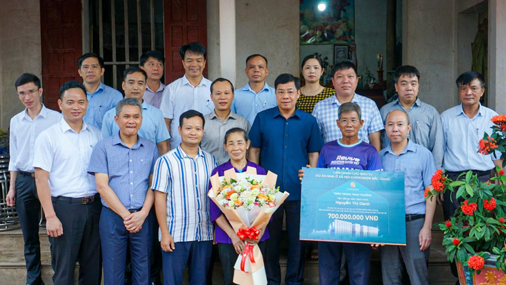 Nguyễn Thị Oanh được thưởng ‘nóng’ và được tặng căn hộ 700 triệu - Ảnh 2.