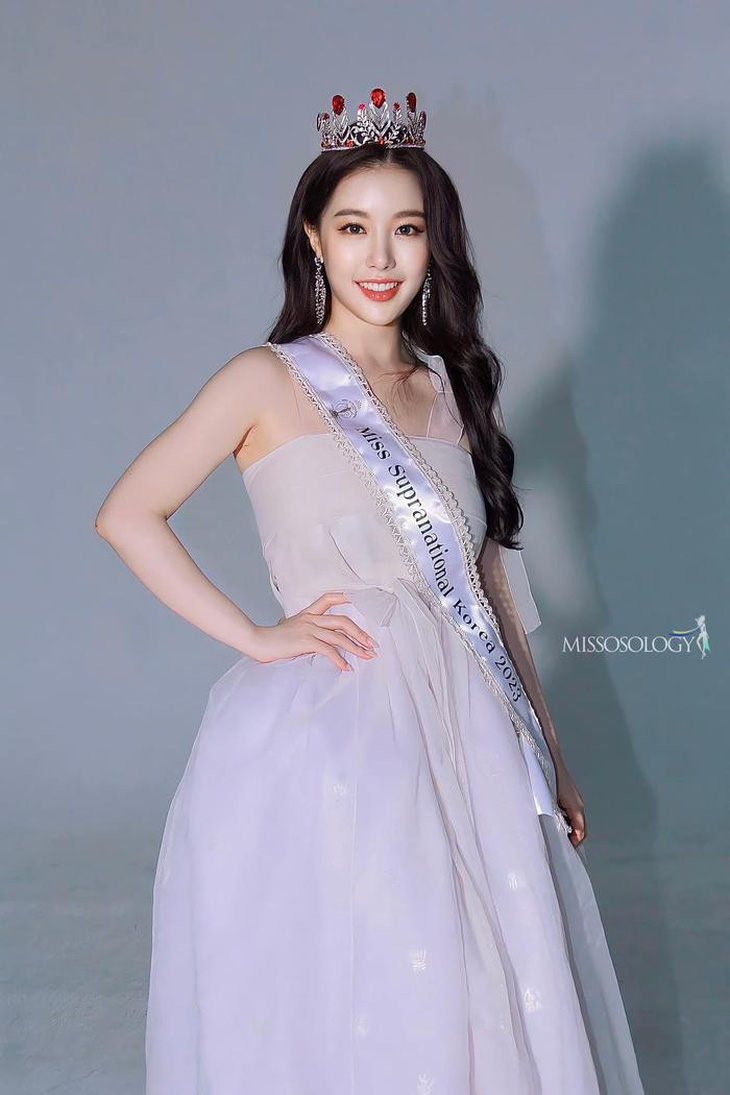 Tranh cãi đêm đăng quang Hoa hậu Siêu quốc gia Hàn Quốc như hội chợ - Ảnh 2.