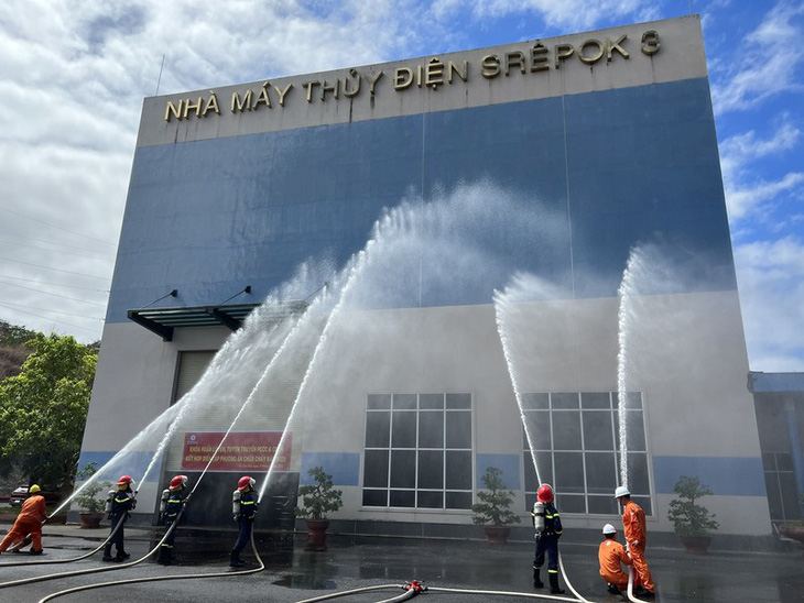 Công ty Thuỷ điện Buôn Kuốp diễn tập phòng cháy chữa cháy năm 2023 - Ảnh 3.