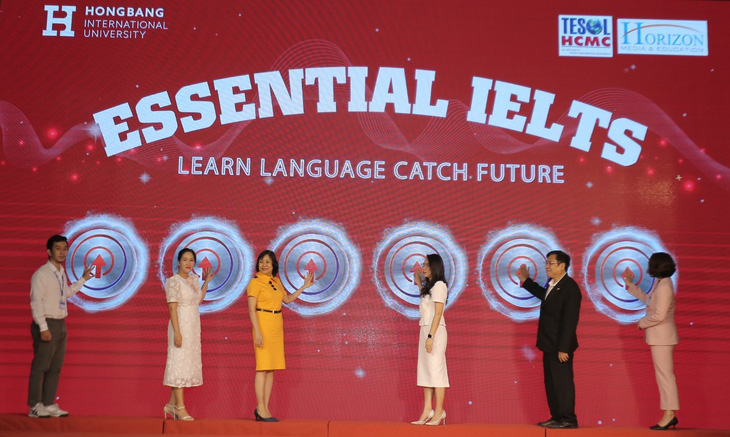 Đại học quốc tế Hồng Bàng tặng khóa học IELTS chuẩn đầu ra cho tân sinh viên - Ảnh 3.