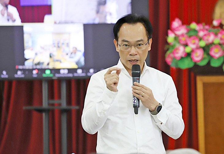 Thứ trưởng Bộ GD-ĐT Hoàng Minh Sơn phát biểu tại hội thảo - Ảnh: CHÍ QUỐC