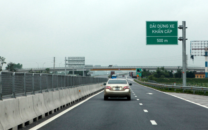 Đề xuất nâng tốc độ tối đa trên đường cao tốc 4 làn xe lên 90km/h