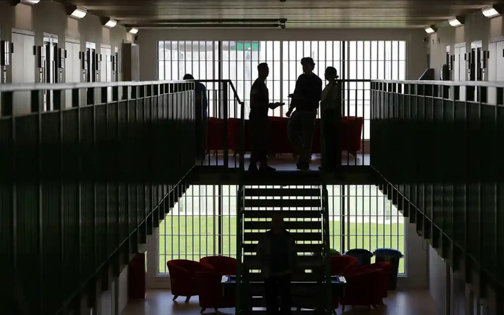 Gần 1.000 vụ cưỡng hiếp trong nhà tù Anh và Xứ Wales từ 2010