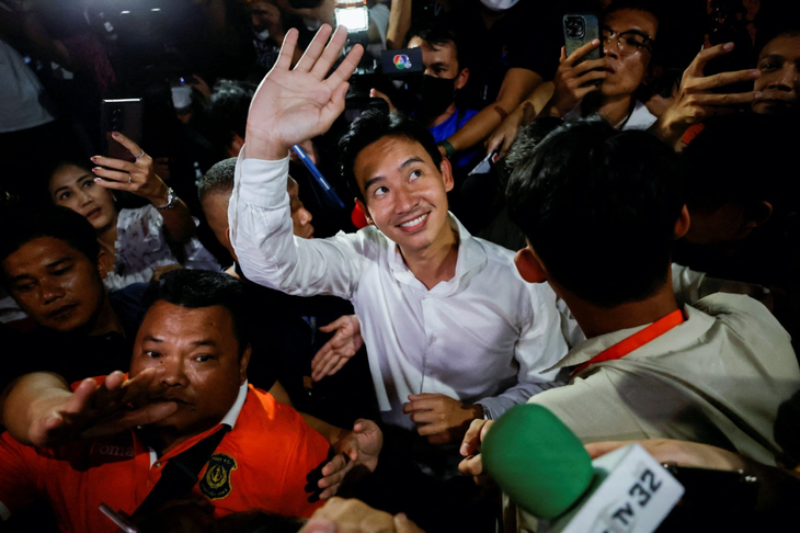 Bầu cử Thái Lan: Tỉ phú Pita tự tin tuyên bố chiến thắng sớm - Ảnh 1.