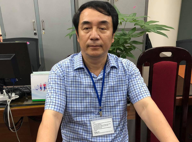 Cựu cục phó quản lý thị trường Trần Hùng bị đưa ra xét xử về tội nhận hối lộ - Ảnh 1.