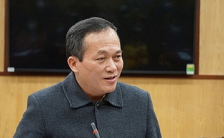Ông Trịnh Hữu Hùng , giám đốc Sở Y tế Thanh Hóa phát biểu tại một cuộc họp về phòng chống COVID-19 năm 2022 - Ảnh CTV